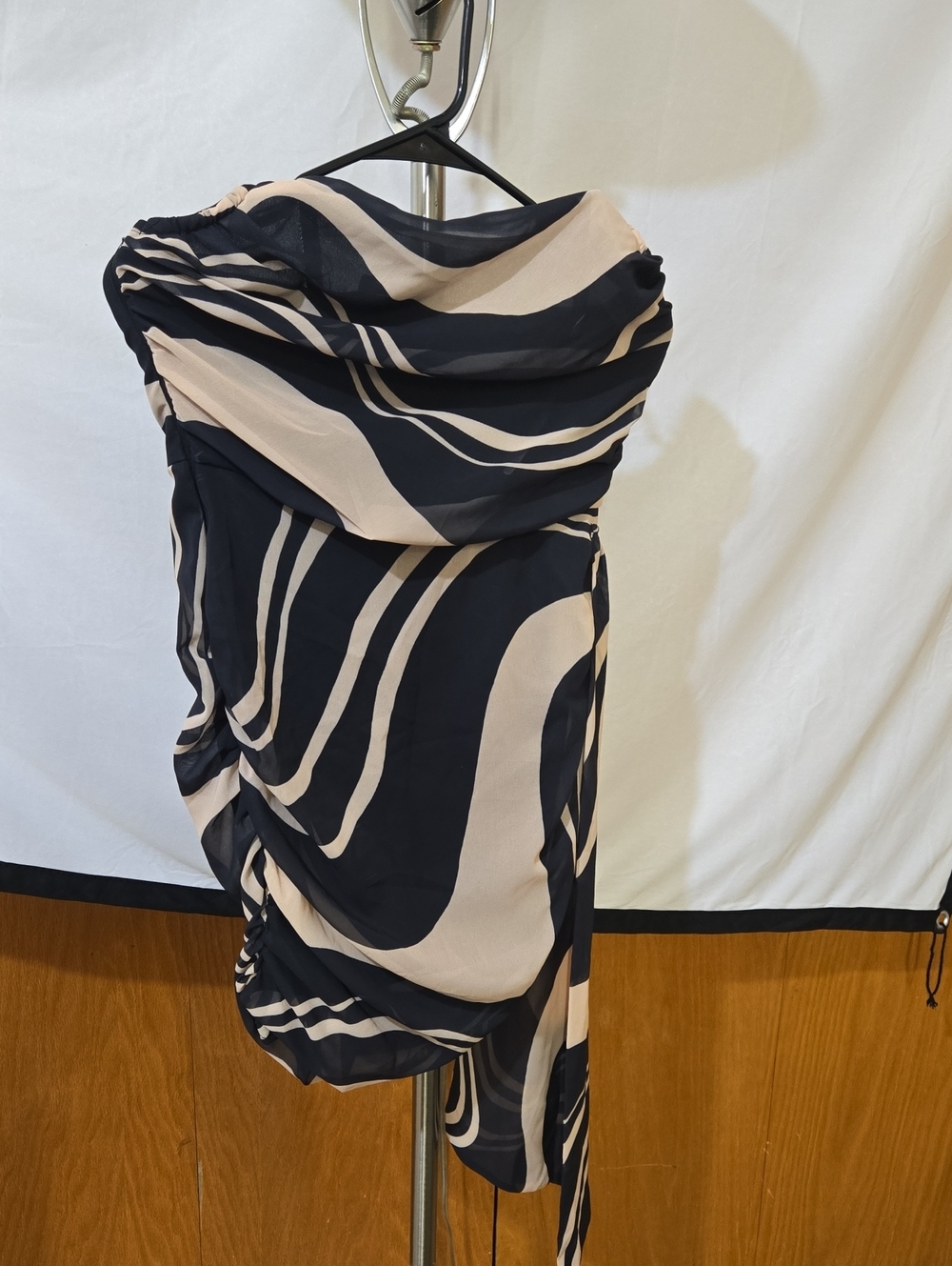 Black and Beige Abstract Draped Strapless Dress USA 4 XS